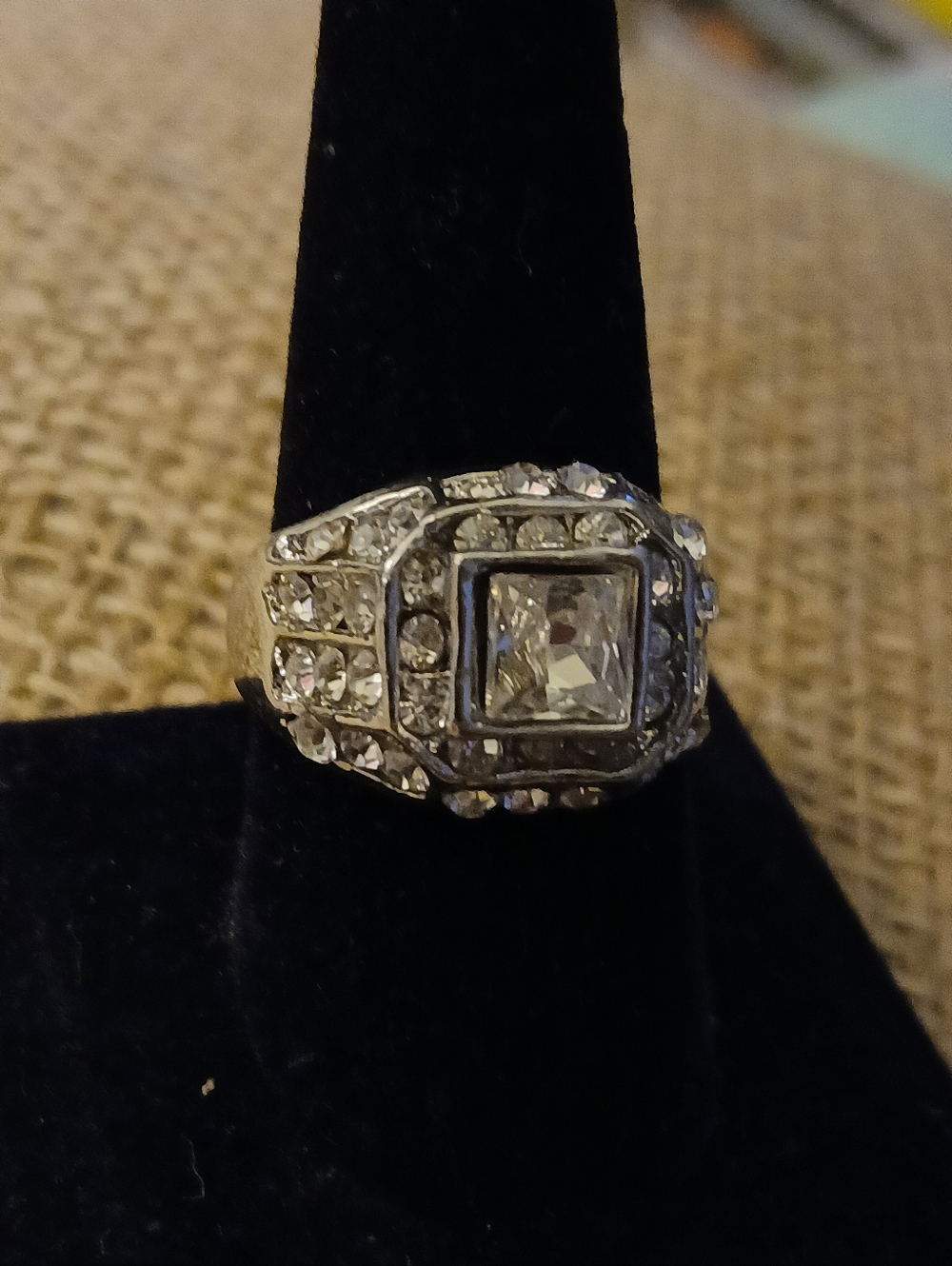 🆕 💖 Costume Jewelry Ring Size 10